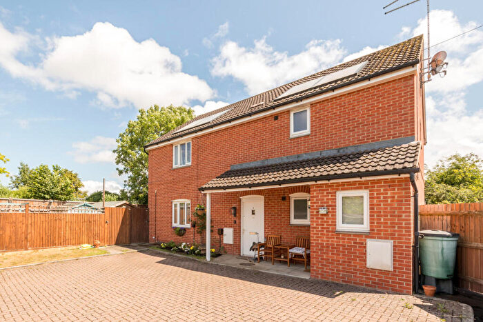 2 Bedroom Apartment For Sale In Wallingford Road, South Stoke, RG8