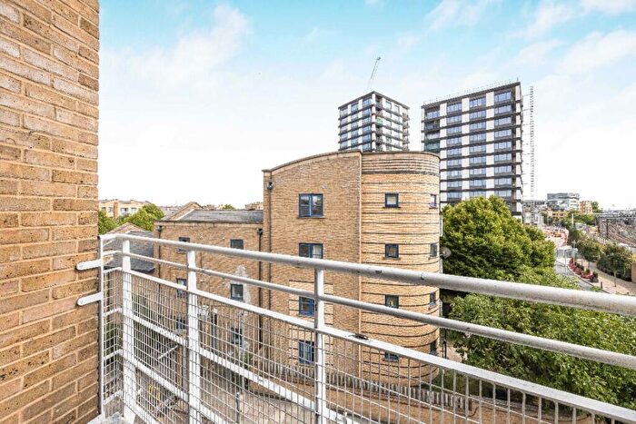 1 Bedroom Flat To Rent In Juniper Crescent, London, NW1