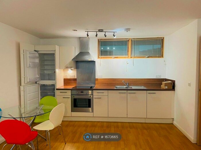 1 Bedroom Flat To Rent In Mann Island, Liverpool, L3