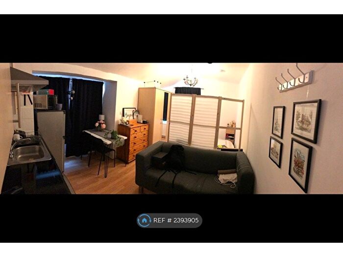Studio To Rent In Westerdale Road, London, SE10