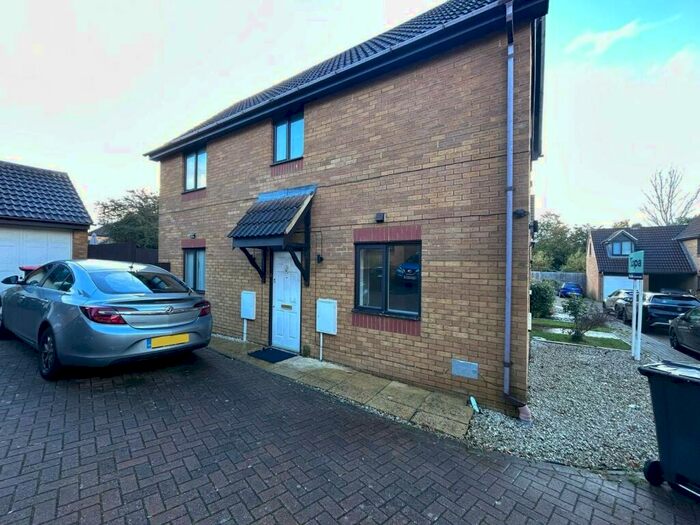3 Bedroom House To Rent In Forthill Place, MK5
