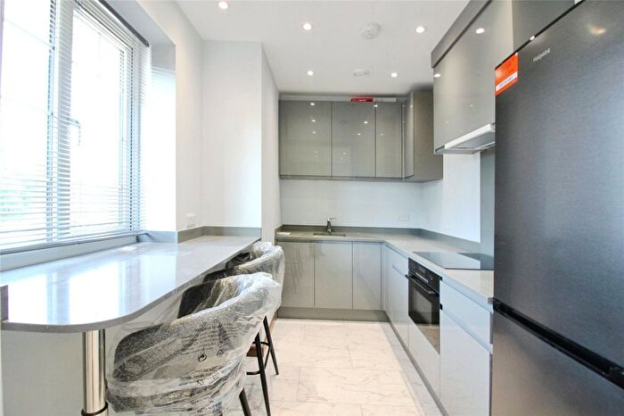 2 Bedroom Flat To Rent In Oxford Road, Tilehurst, Reading, RG30