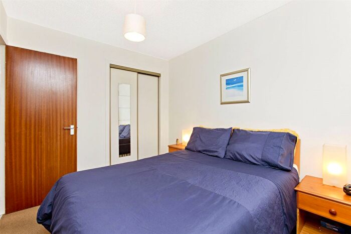 2 Bedroom Flat To Rent In Craighouse Gardens, Edinburgh, EH10