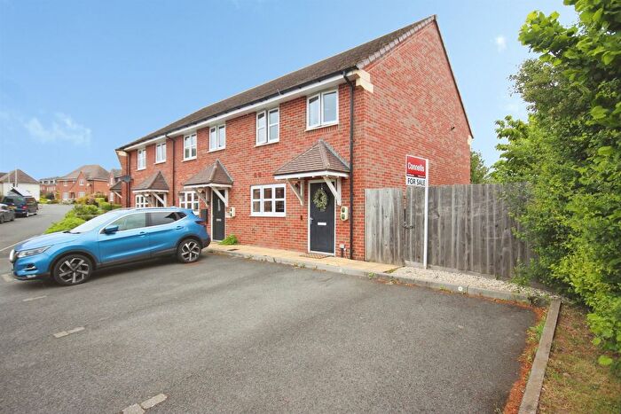 3 Bedroom End Of Terrace House For Sale In Doughty Drive, Bishops Tachbrook, Leamington Spa, CV33
