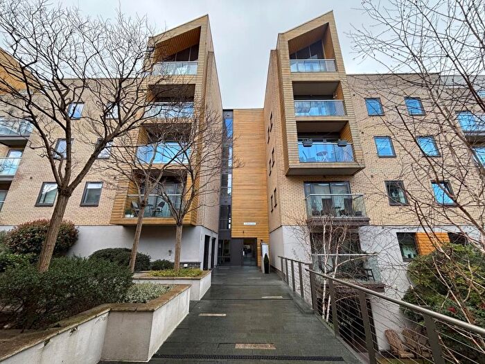 2 Bedroom Flat To Rent In Granville Road, London, NW2
