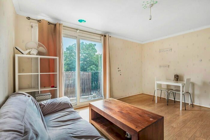 2 Bedroom Flat To Rent In Lower Road, London, SE16