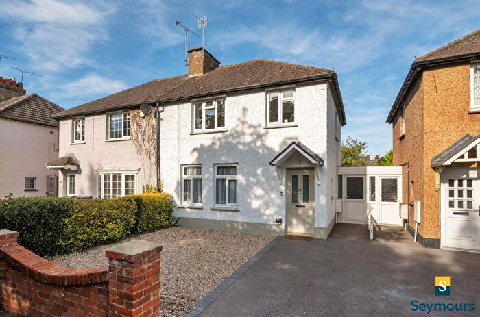 3 Bedroom Semi-Detached House For Sale In Woking Road, Guildford, Surrey, GU1