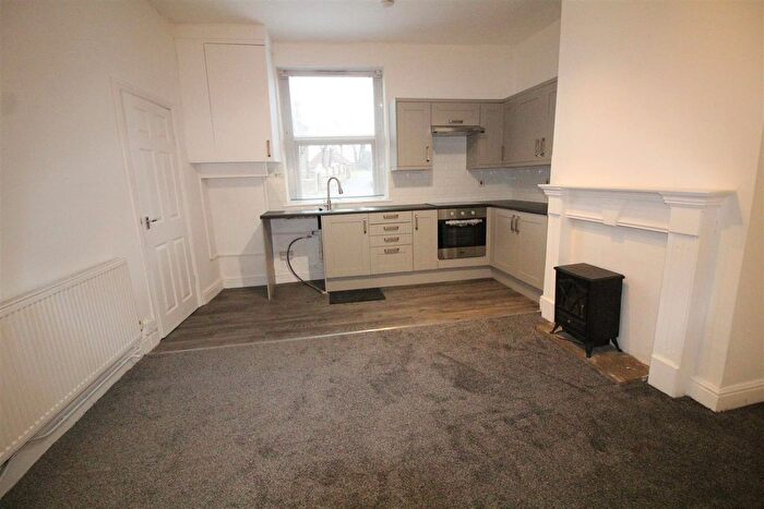 1 Bedroom End Terrace House For Sale In Staincliffe Road, Dewsbury, WF13