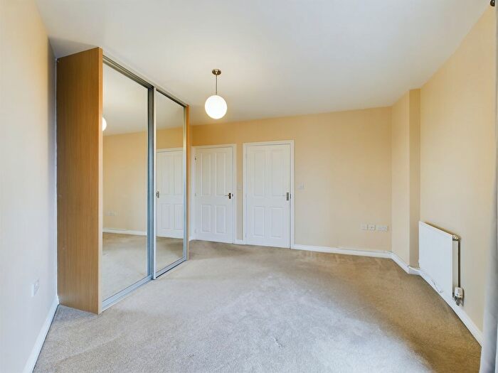 2 Bedroom Flat To Rent In Saxon House, Wallington, Surrey, SM6