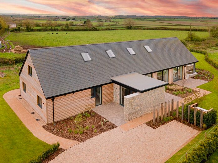 4 Bedroom Detached House For Sale In Lakeview Road, Somerton, TA11