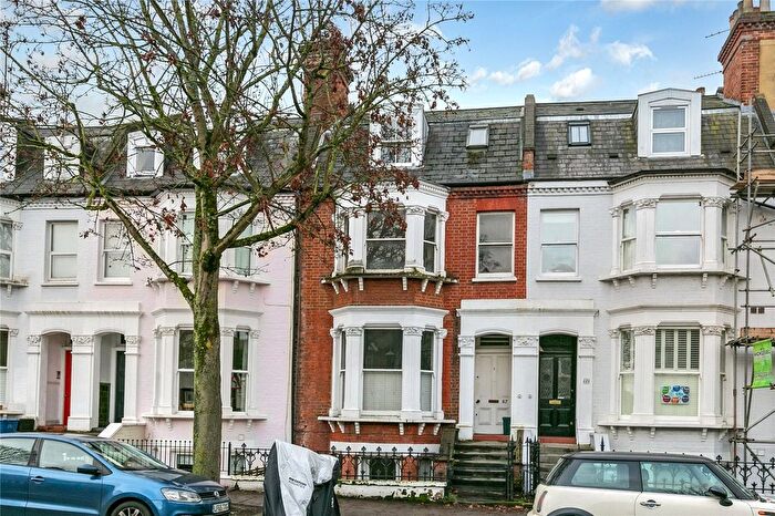 1 Bedroom Flat For Sale In St. Margarets Road, St Margarets, TW1