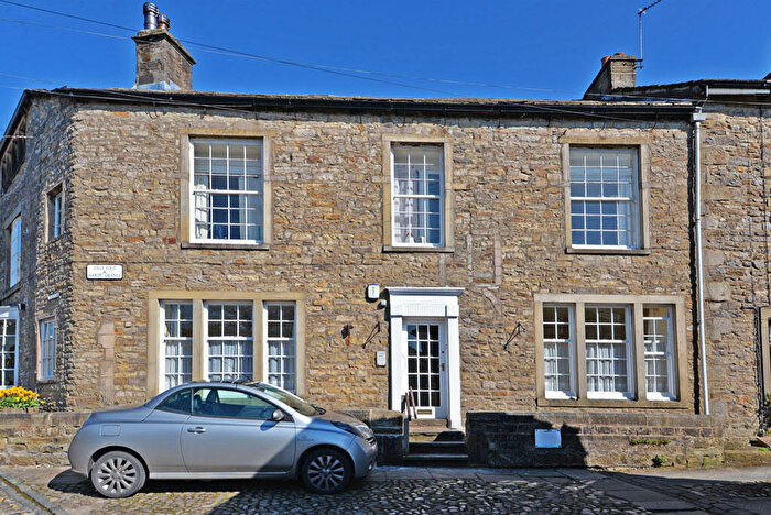 2 Bedroom Flat To Rent In The Square, Grassington, BD23