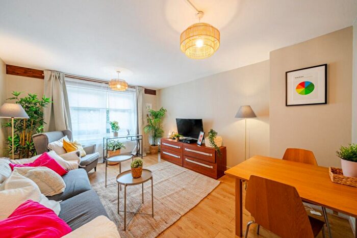 4 Bedroom House For Sale In Woods Road, Peckham, London, SE15