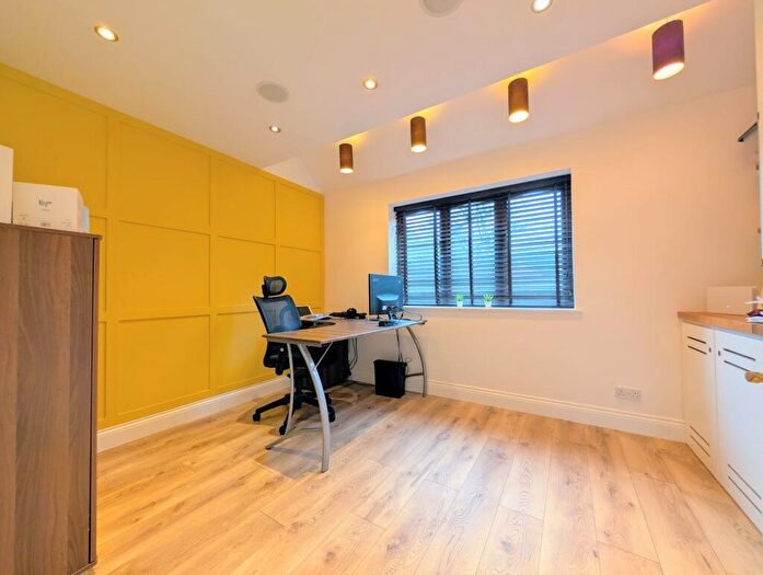5 Bedroom Detached House For Sale In Irving Dale, Old Farm Park, MK7