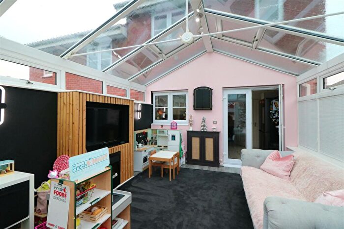3 Bedroom Semi-Detached House For Sale In Willowbrook Walk, Norton Heights, Stoke-On-Trent, ST6