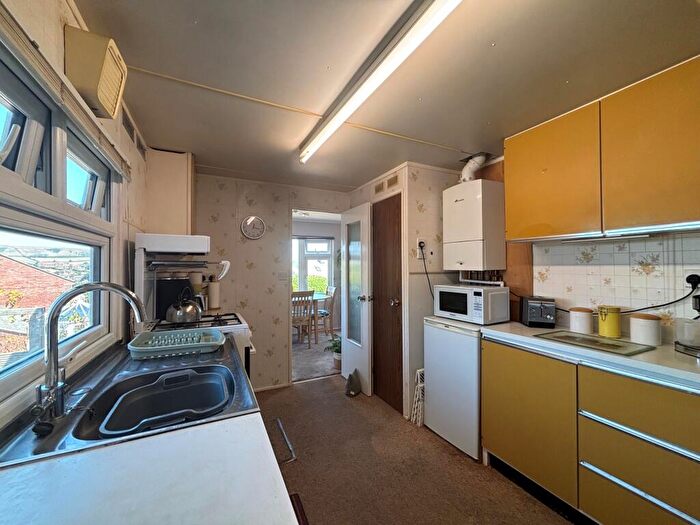 2 Bedroom Park Home For Sale In Hoburne Park, Swanage, Dorset, BH19 - Photo 8