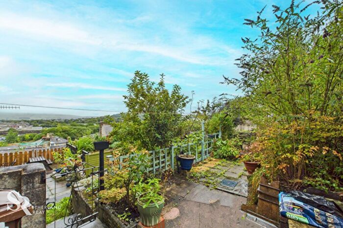 3 Bedroom Terraced House For Sale In Cliff Road, Buxton, SK17
