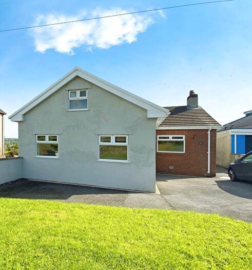 4 Bedroom Bungalow To Rent In Pen Yr Heol, Pen Y Fai, Bridgend, CF31
