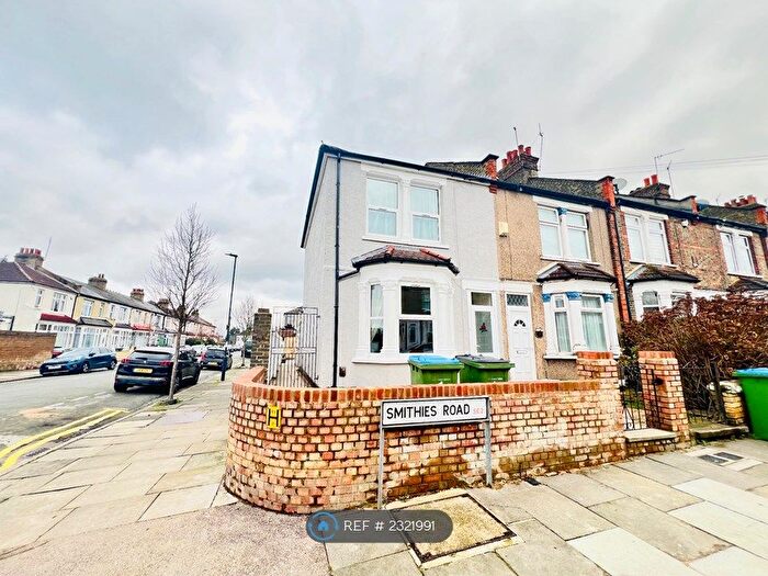 3 Bedroom End Of Terrace House To Rent In Smithies Road, London, SE2