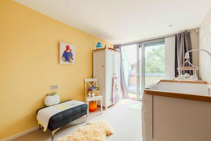 2 Bedroom Flat To Rent In Blackthorn Avenue, Islington, N7