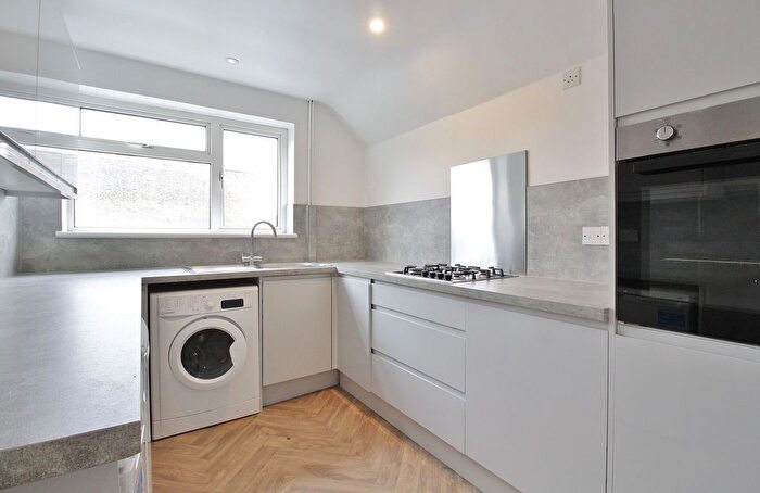 2 Bedroom Maisonette To Rent In Algar Road, Isleworth, TW7