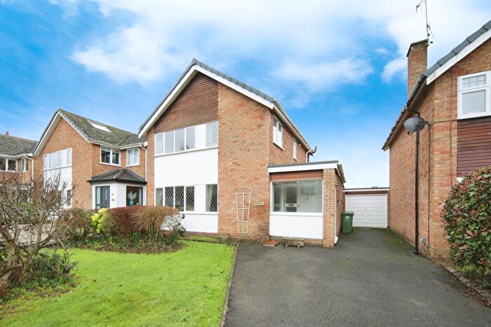 3 Bedroom Detached House For Sale In Windmill Close, Kenilworth, CV8