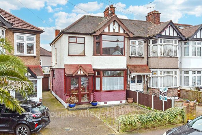 3 Bedroom Semi Detached House For Sale In Primrose Avenue, Chadwell Heath, Essex, RM6