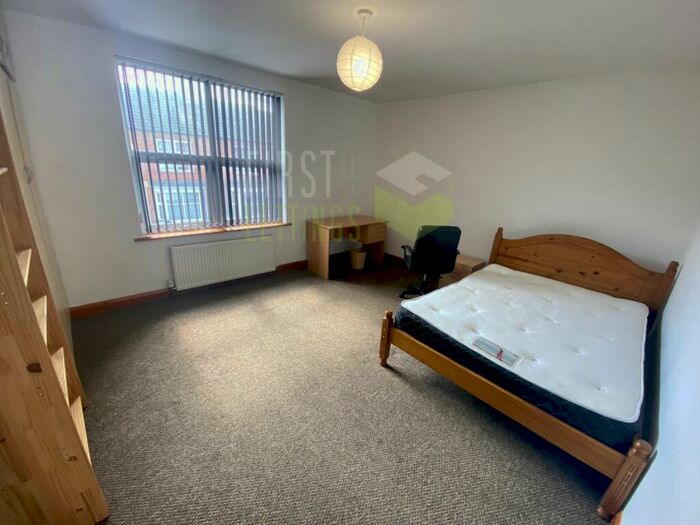 4 Bedroom Terraced House To Rent In Howard Road, Clarendon Park, LE2