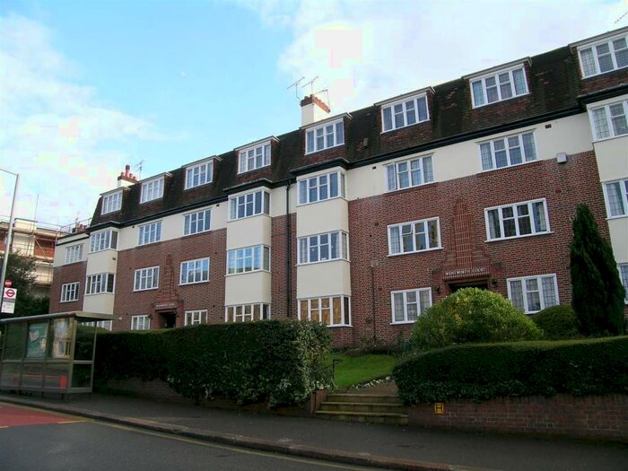 1 Bedroom Flat To Rent In Wentworth Court, Surbiton, KT6