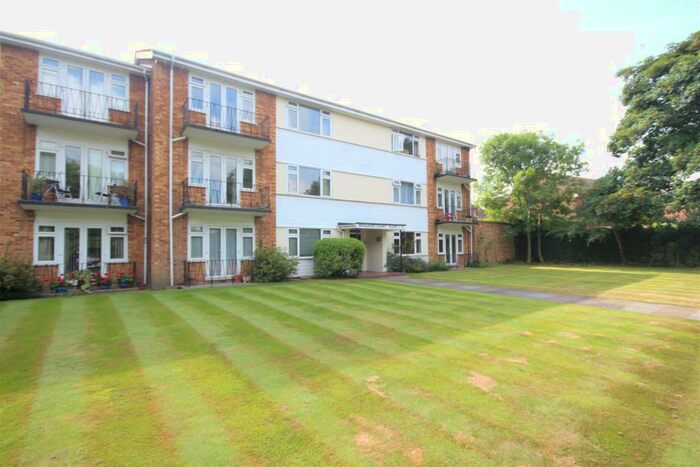 2 Bedroom House To Rent In London Road, Guildford, GU1