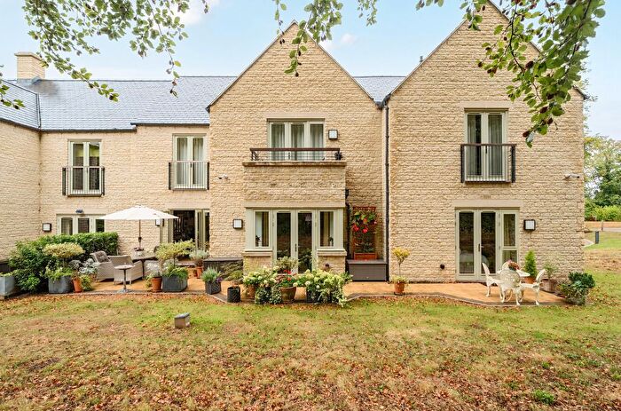 3 Bedroom Property For Sale In Lime Crescent, Siddington Park, Siddington, Cirencester, GL7