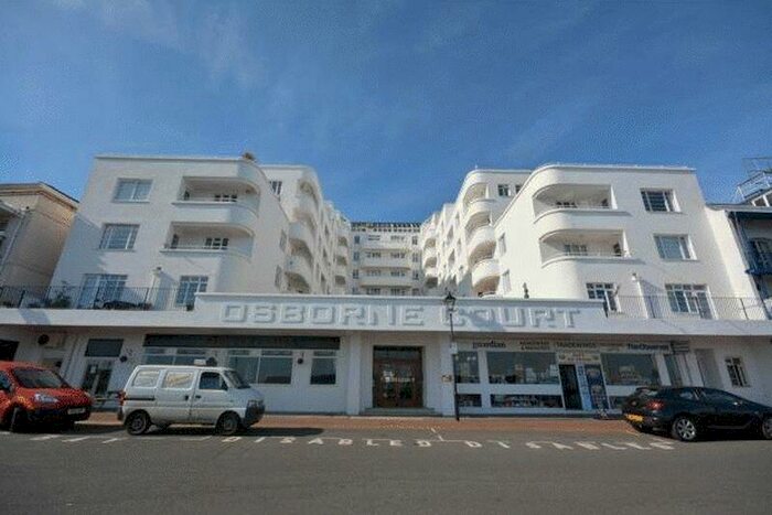 2 Bedroom Flat To Rent In The Parade, Cowes, PO31