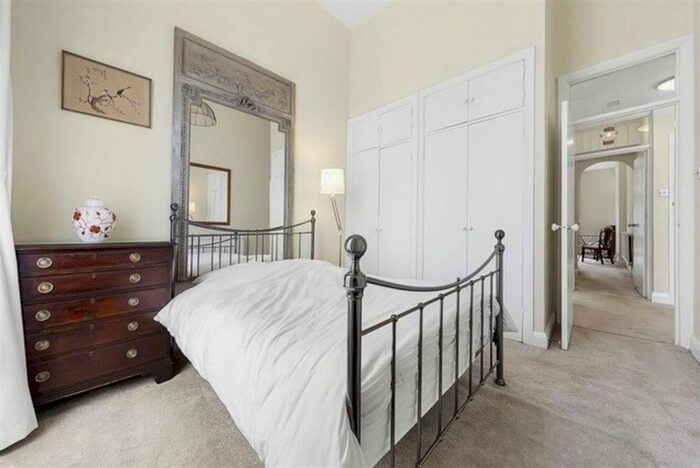 2 Bedroom Flat To Rent In St Georges Drive, Pimlico, London, SW1V