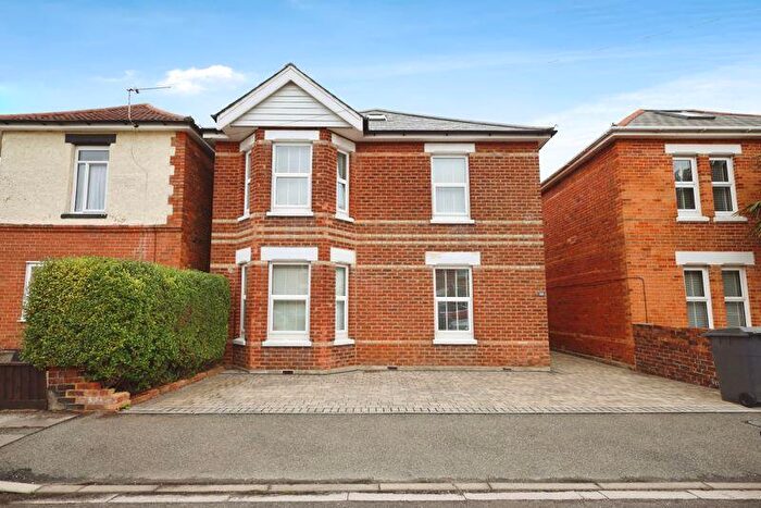4 Bedroom Detached House To Rent In Markham Road, Bournemouth, BH9