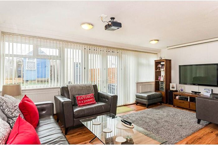 3 Bedroom Property To Rent In Gray Close, Poole, BH17