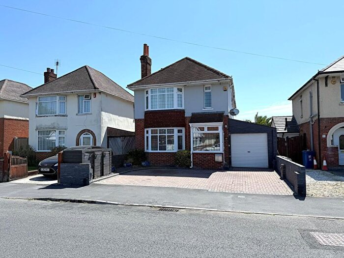 5 Bedroom Detached House For Sale In Stanley Green Road, Oakdale, Poole, BH15
