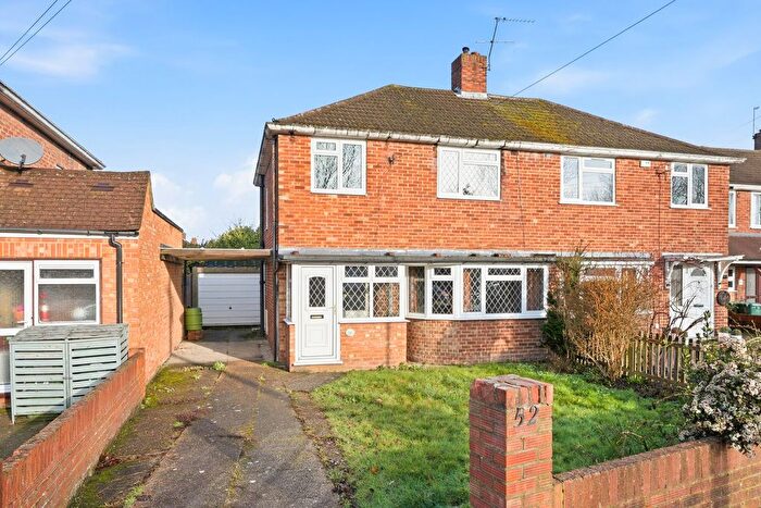 3 Bedroom Semi Detached House For Sale In Brightside Avenue, Staines-Upon-Thames, TW18