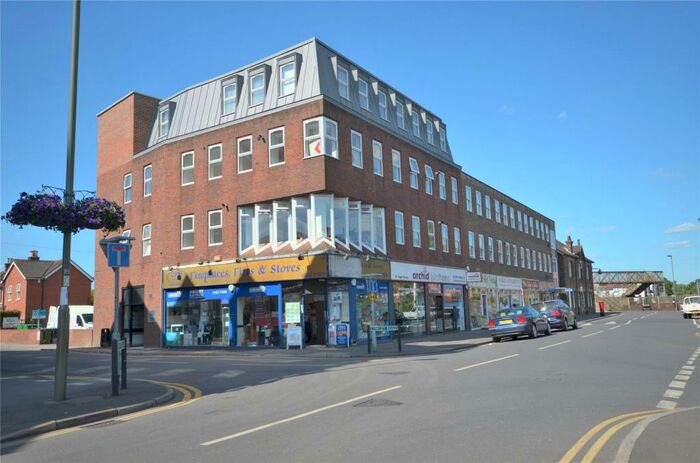 2 Bedroom Apartment To Rent In Dartel House, Lumley Road, Horley, RH6