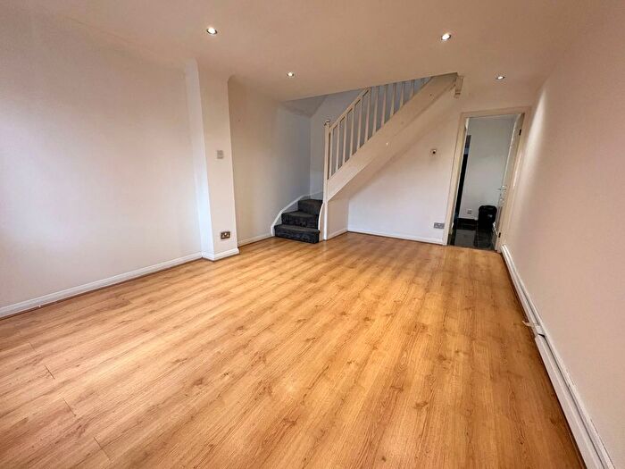 3 Bedroom Semi-Detached House To Rent In Kendal Close, Feltham, TW14