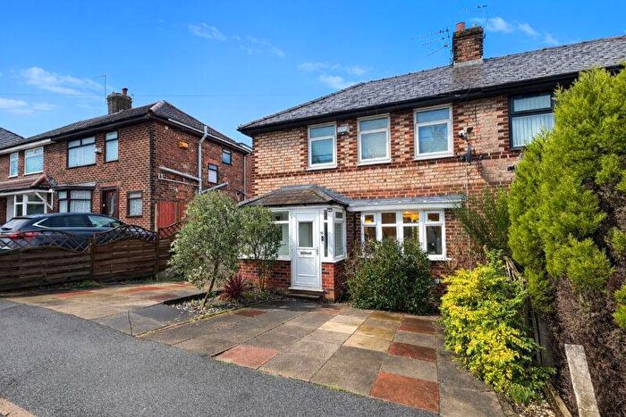 3 Bedroom Semi Detached House For Sale In Deacons Drive, Salford, M6