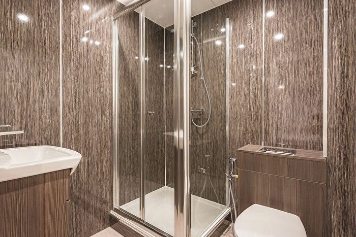 1 Bedroom Flat To Rent In Flat, Blenheim Terrace, LS2