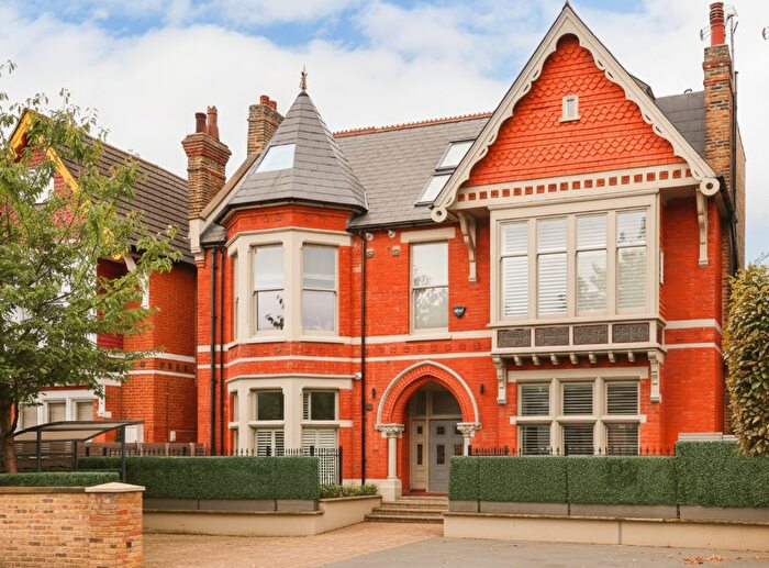 2 Bedroom Flat For Sale In Gordon Road, Ealing, London, W5