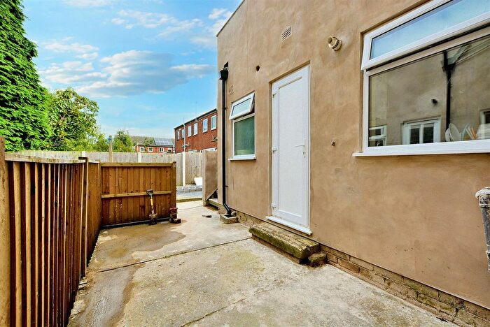 1 Bedroom Flat For Sale In Montpelier Road, Dunkirk, Nottingham, NG7