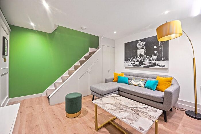 1 Bedroom Flat To Rent In Uxbridge Road, London, W12