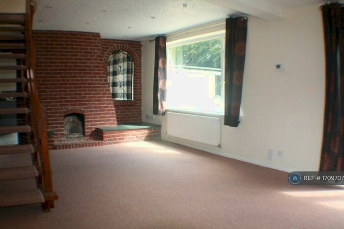 5 Bedroom Detached House To Rent In Perran Avenue, Whitwick, Coalville, LE67