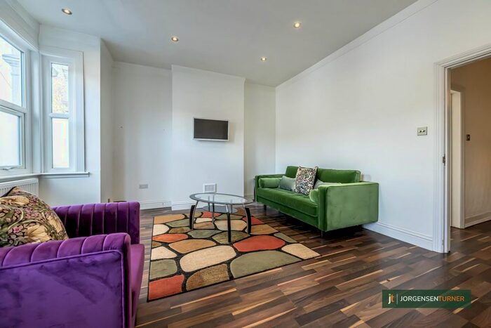 2 Bedroom Flat To Rent In Charteris Road, London, NW6