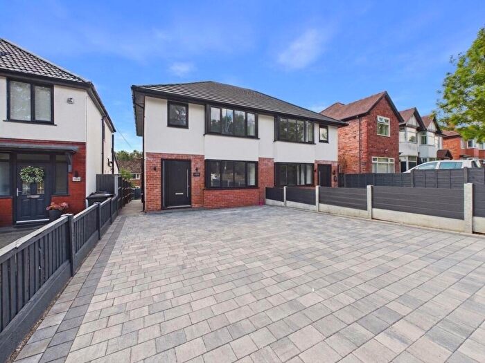3 Bedroom Semi-Detached House To Rent In Manchester Road, Tyldesley, M29