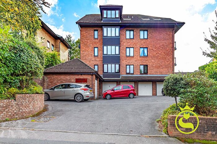 2 Bedroom Flat For Sale In *Harbour Views* Shipstall, Belle Vue Road, Lower Parkstone, Poole, BH14