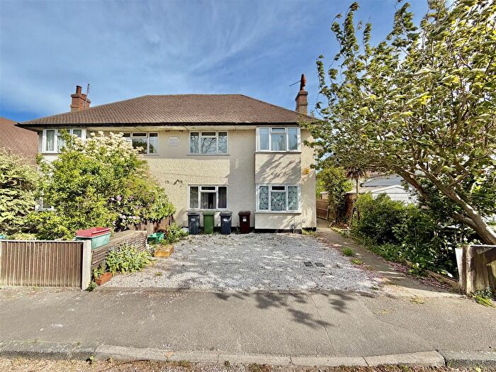 2 Bedroom Maisonette For Sale In Fredellen, Alfred Road, Feltham, TW13