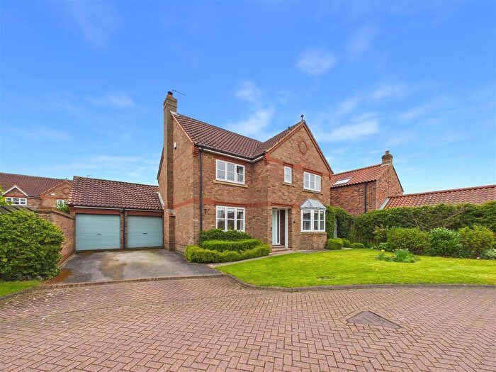 4 Bedroom Detached House For Sale In Thiseldine Close, North Newbald, YO43